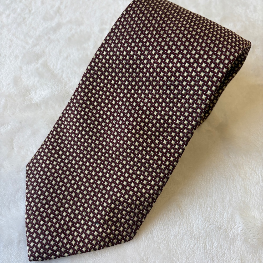 Tommy Hilfiger 57" Necktie 100% Silk Red Yellow Blue Designer Tie